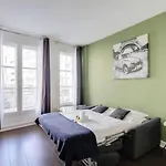 Marais District - Spacious Studio Flat Sleeps 4 By Guestready