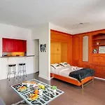 Marais District - Spacious Studio Flat Sleeps 4 By Guestready